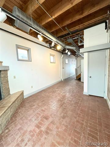 Building Photo - 1131 21st St