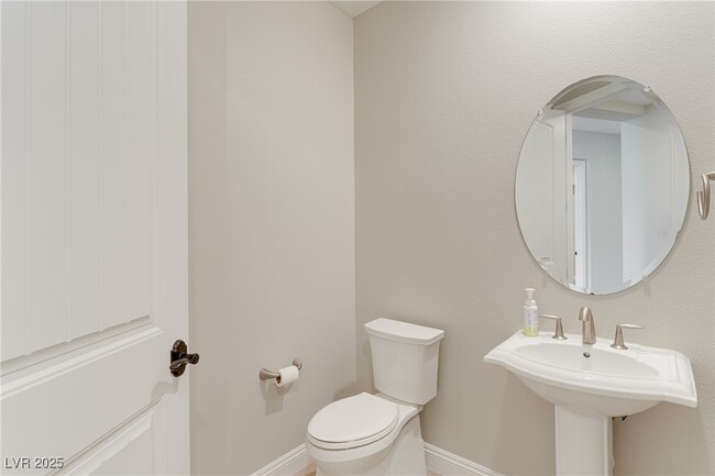 Building Photo - 9133 Las Manaitas Ave