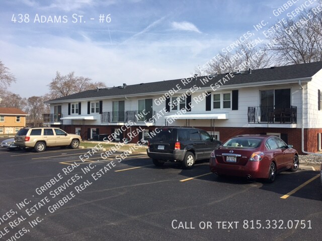 Building Photo - 438 Adams St