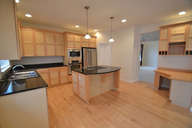 Building Photo - 4Bd/2.5Ba Snohomish Home