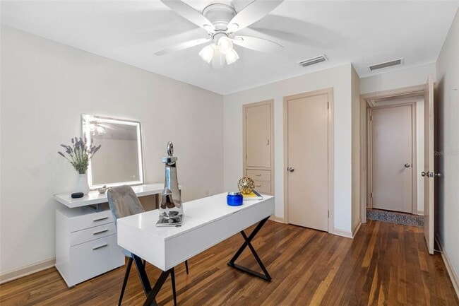 Building Photo - 2201 Park St N