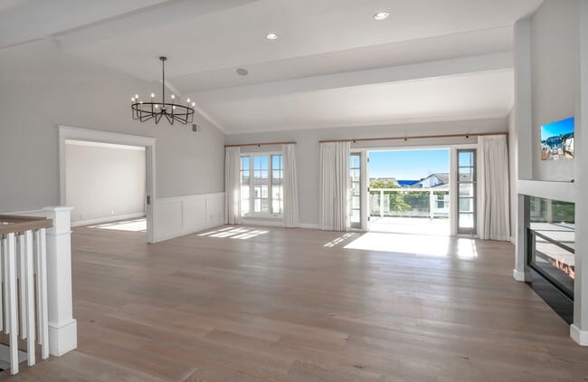 Building Photo - 7 Sandbar Dr