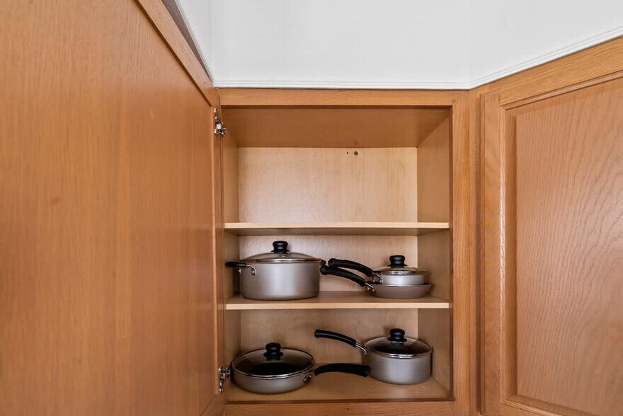 Building Photo - 1622 Union Turnpike