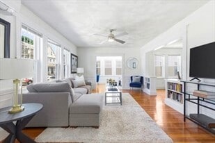Building Photo - 48 Farquhar St