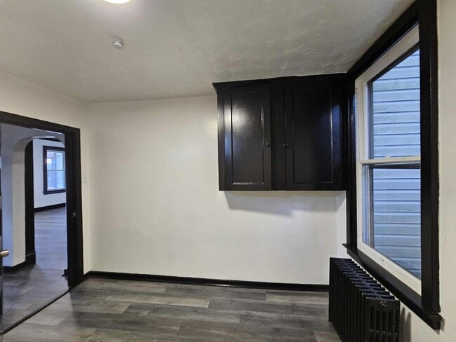 Building Photo - Beautiful 4 Bed, 1 Bath Home for Rent- Spa...