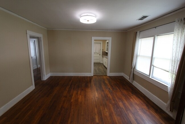 Building Photo - 234 Saluda St