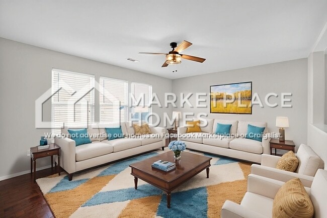 Building Photo - 904 SW Loudon Dr