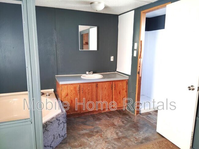 Building Photo - 32 Red Fox Loop