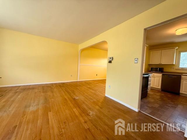 Building Photo - 5 Sussex Ct