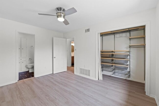 Building Photo - 1610 Waterston Ave