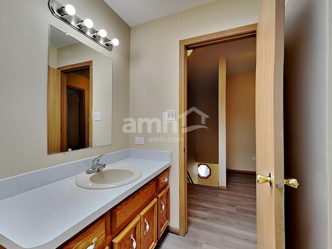Building Photo - 204 Brink Dr