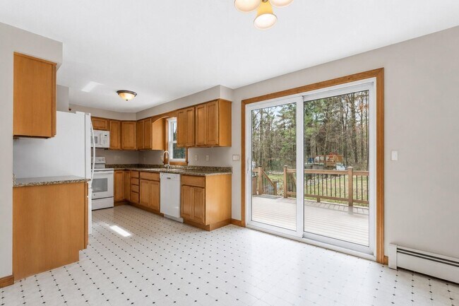 Building Photo - 158 Tina Dr