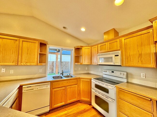 Building Photo - Fantastic Ranch Home in Battleground with ...