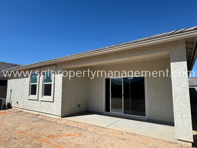 Building Photo - 3568 Sequoia St