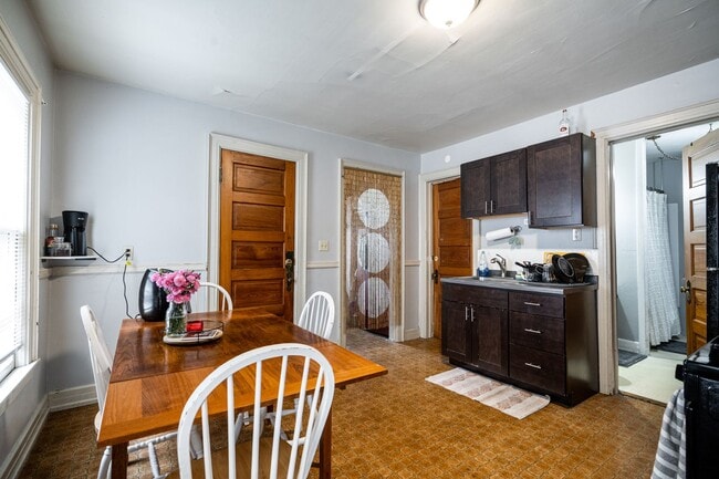 Building Photo - 2971 N Murray Ave