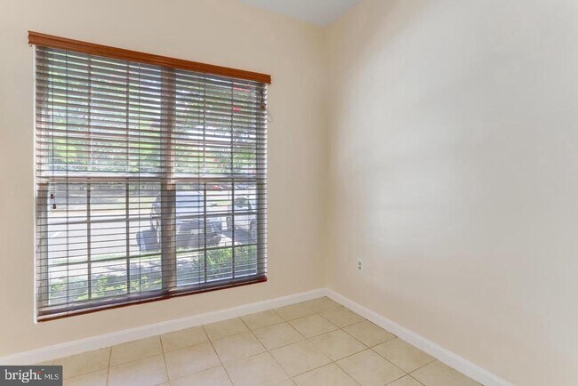 Building Photo - 7170 Westfield Ct