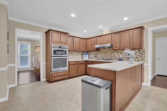 Building Photo - 705 Wood Valley Trce