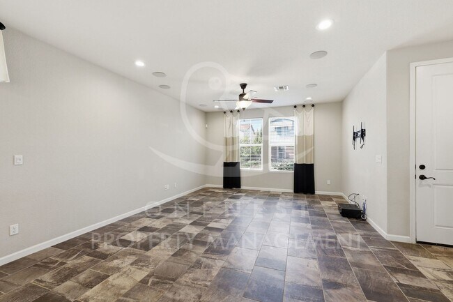 Building Photo - 4 bedroom, 3 bathroom - 2473 square feet; Twelve Bridges