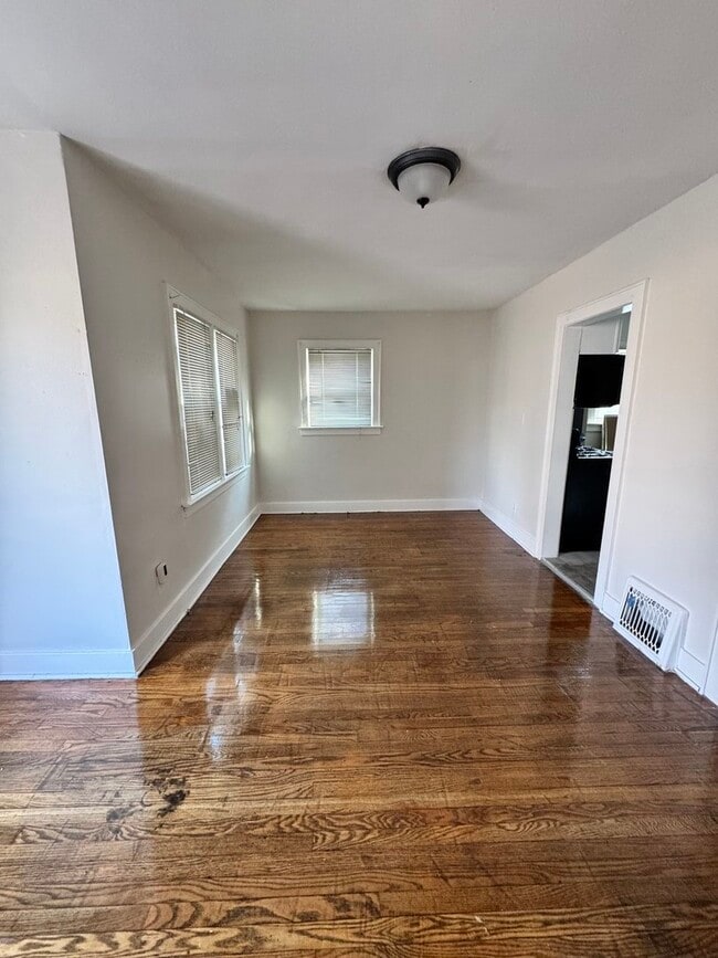 Building Photo - 2123 170th St