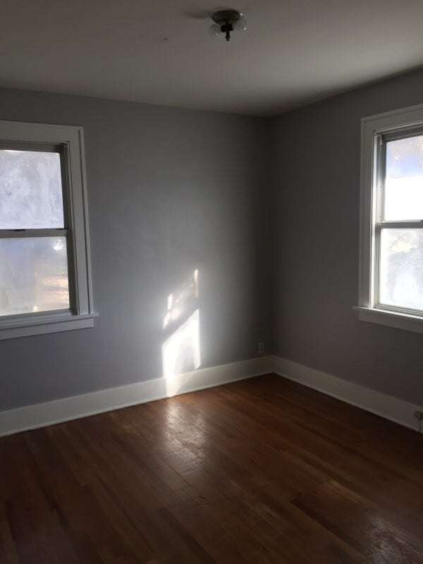 Building Photo - COMING SOON!! 2 bed 1 bath Moline home with garage!