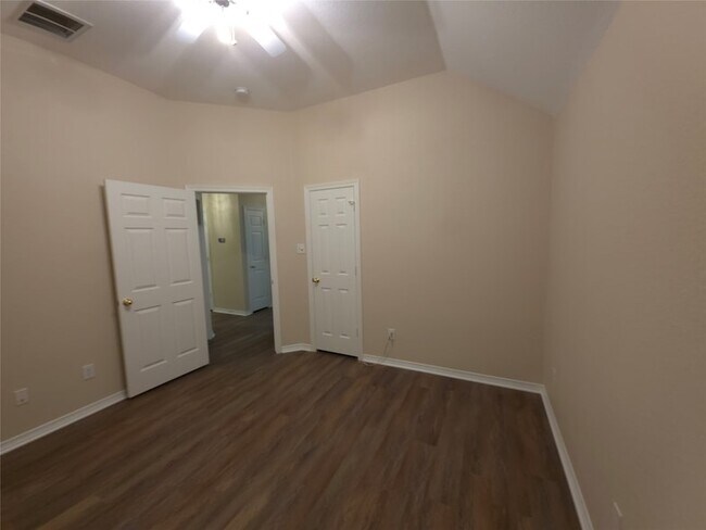 Building Photo - 21219 Willow Glade Dr