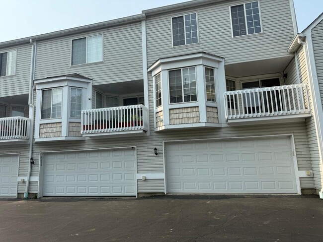 Building Photo - 1722 Middlebury Dr
