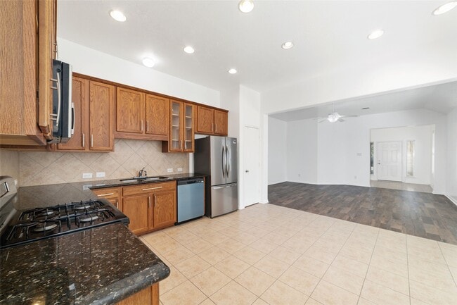 Building Photo - 9338 Logans Run Ln