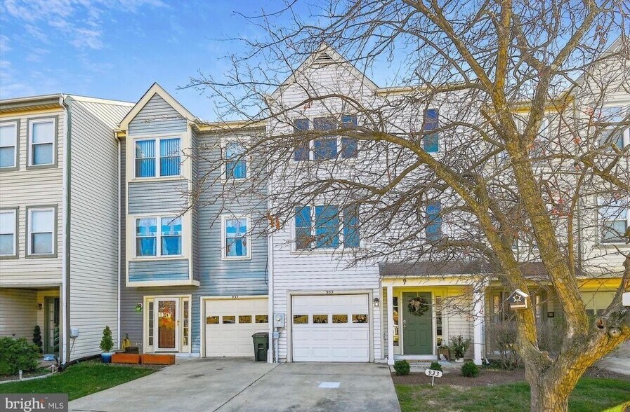 Primary Photo - 933 Oakmoor Dr