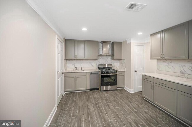 Building Photo - 20 Dawson Dr