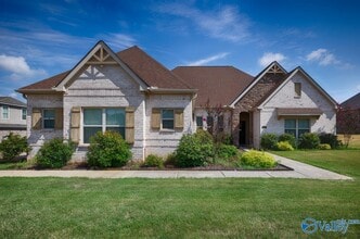 Building Photo - 216 SW Winterbranch Rd