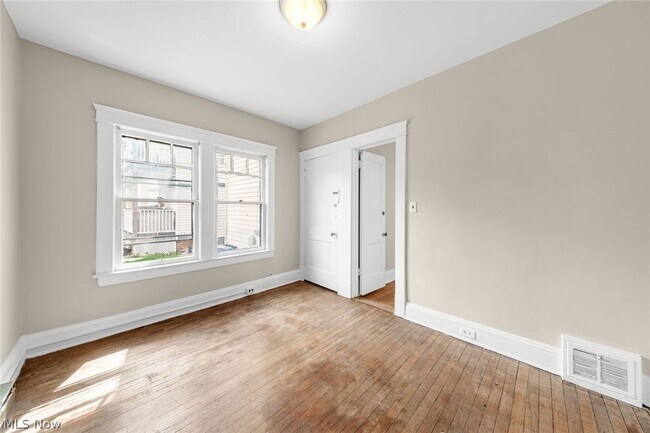 Building Photo - 1695 Glenmont Rd