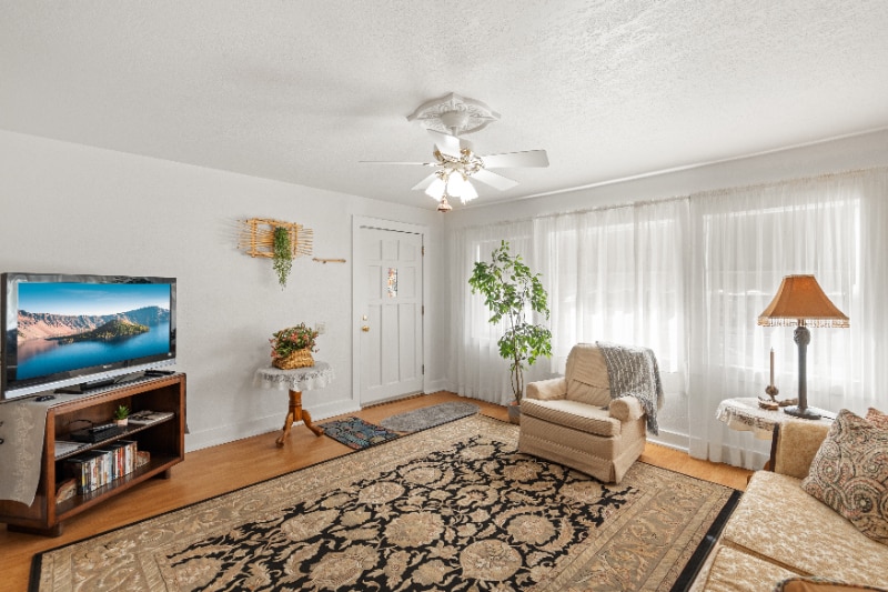 Primary Photo - 451 Broad St