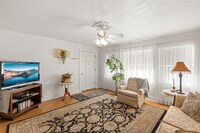 Building Photo - 451 Broad St