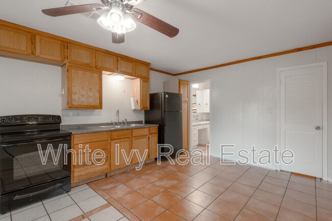 Building Photo - 1412 22nd St