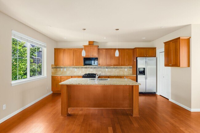 Building Photo - Welcome to West Highlands Park!