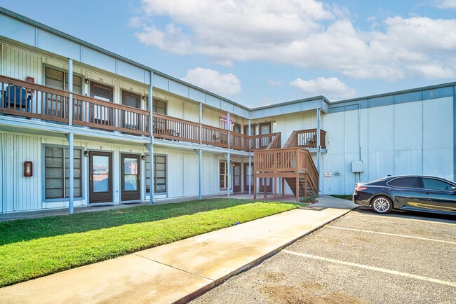 Building Photo - 2025 Eleventh Street-SI FL2-ID1023387P