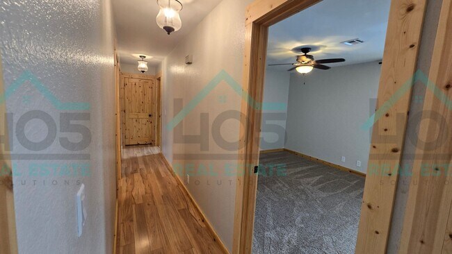 Building Photo - 3 Bedroom in Harrah