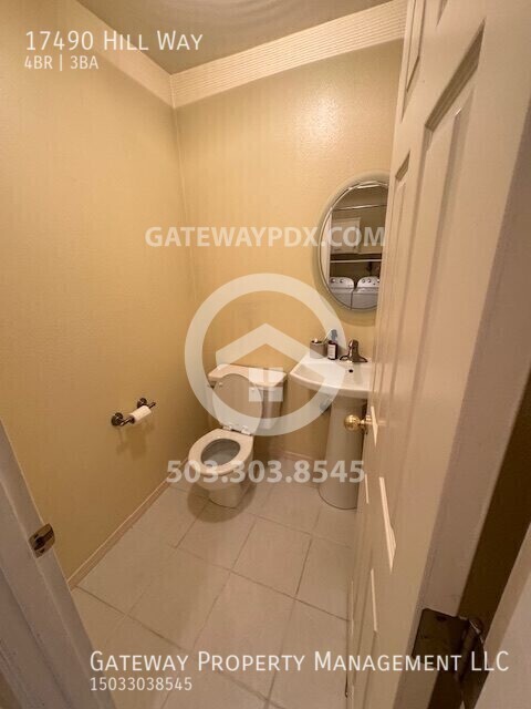 Building Photo - 17490 Hill Way