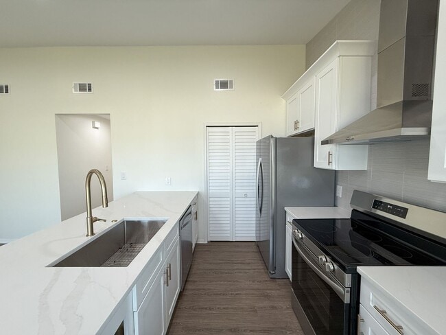 Building Photo - Completely renovated 2 bedroom 2 bath waterfront condo for rent near Pensacola Beach!