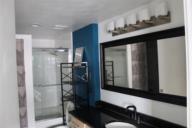 Building Photo - 2502 Live Oak St