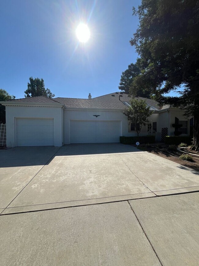 Building Photo - San Gabriel