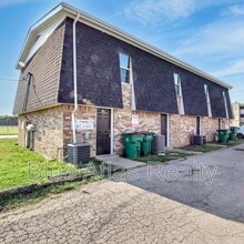 Building Photo - 408 Noble Ave