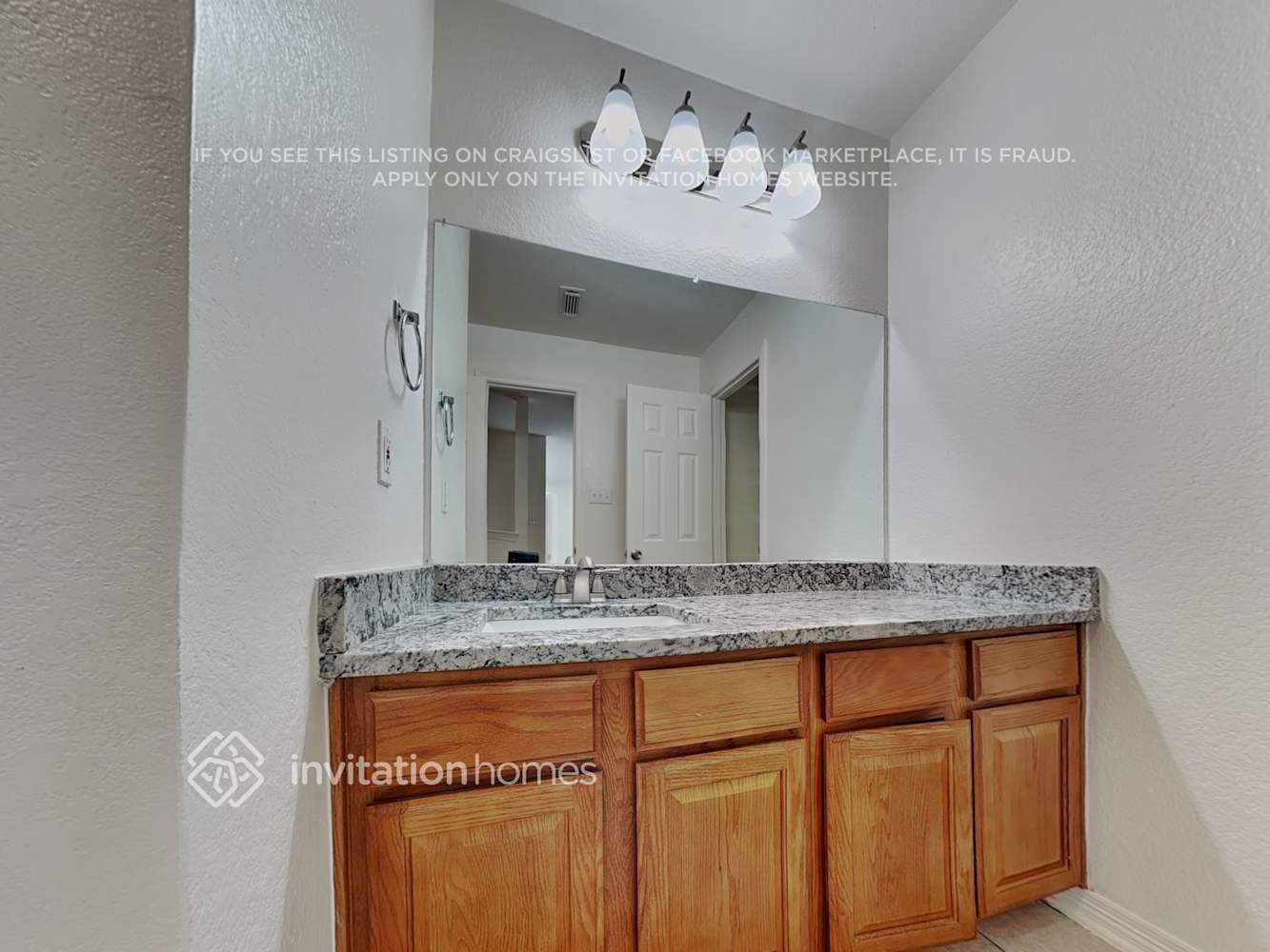 Building Photo - 15231 Henderson Point Dr