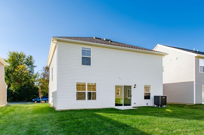 Building Photo - NEW Single Family Home in a Private Community!