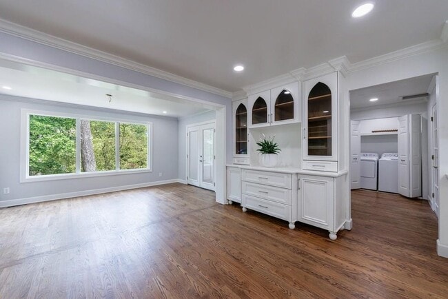 Building Photo - 459 Atlanta Country Club Dr