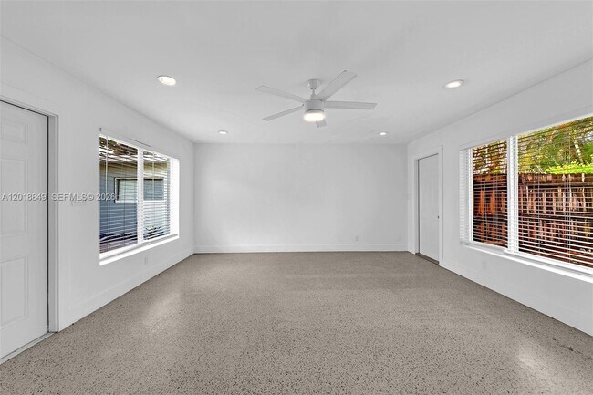 Building Photo - 1550 SW 23rd Ct