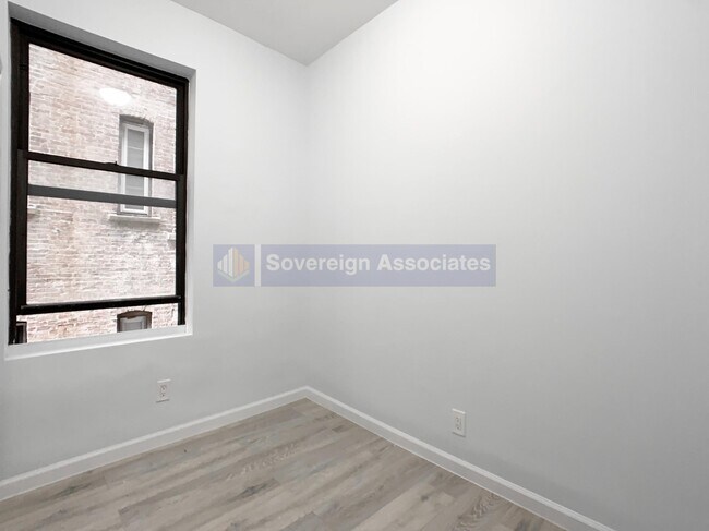 Building Photo - 182 Claremont Ave