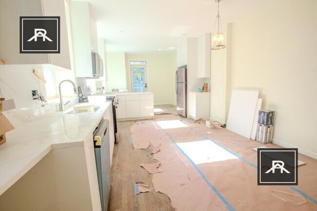 Building Photo - 4 bedroom in Brookline MA 02445