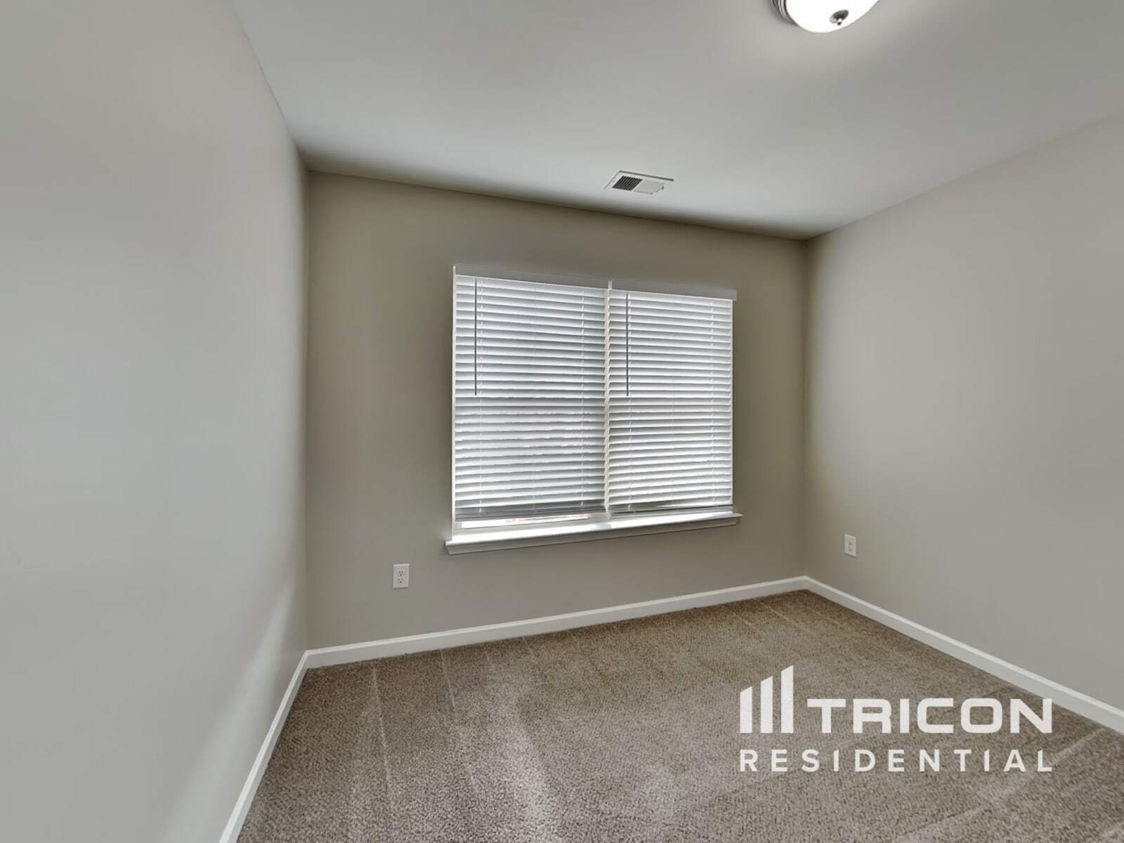Building Photo - 10 Longleaf Cir