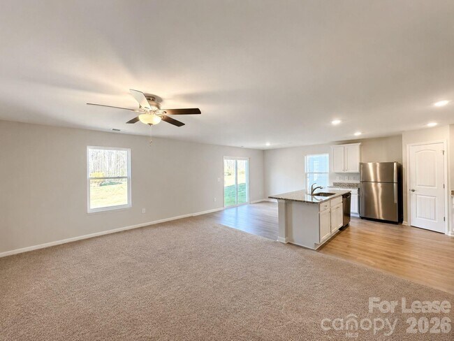 Building Photo - 3003 Cres Lk Ln